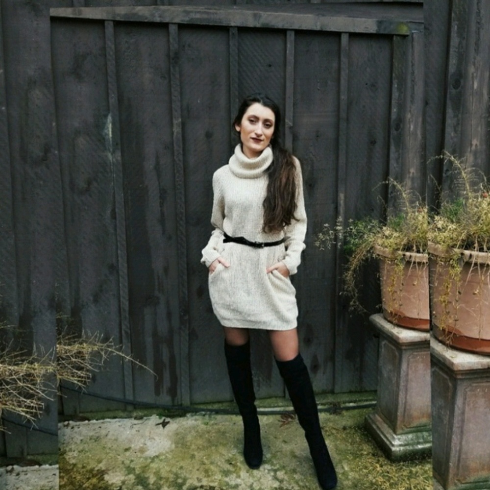 Turtleneck sweater dress - Picture 2 of 2